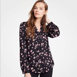NWT Ann Taylor Romantic flower V-neck bow blouse